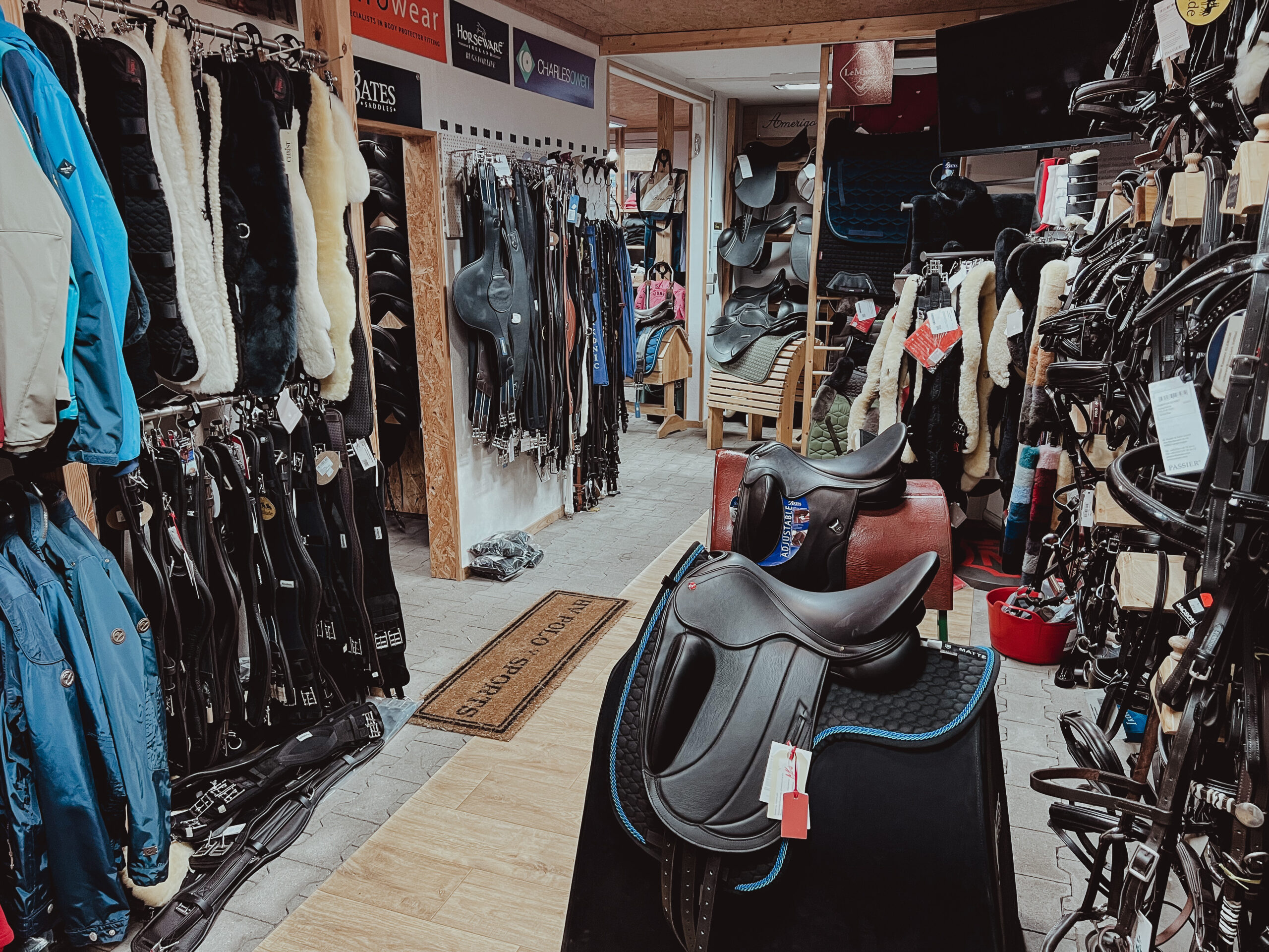 intravet OHG Reitsportartikel und Sattel